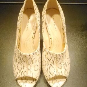 Tahari Walden Snakeskin Peep Toe Stiletto Pumps Size 6 #031626c